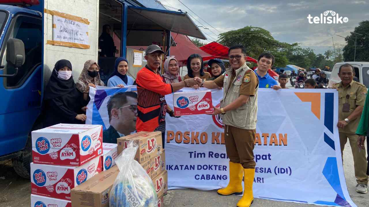 IDI Kendari Layani Pemeriksaan Kesehatan dan Distribusi Logistik ke Warga Terdampak Banjir di Kali Wanggu