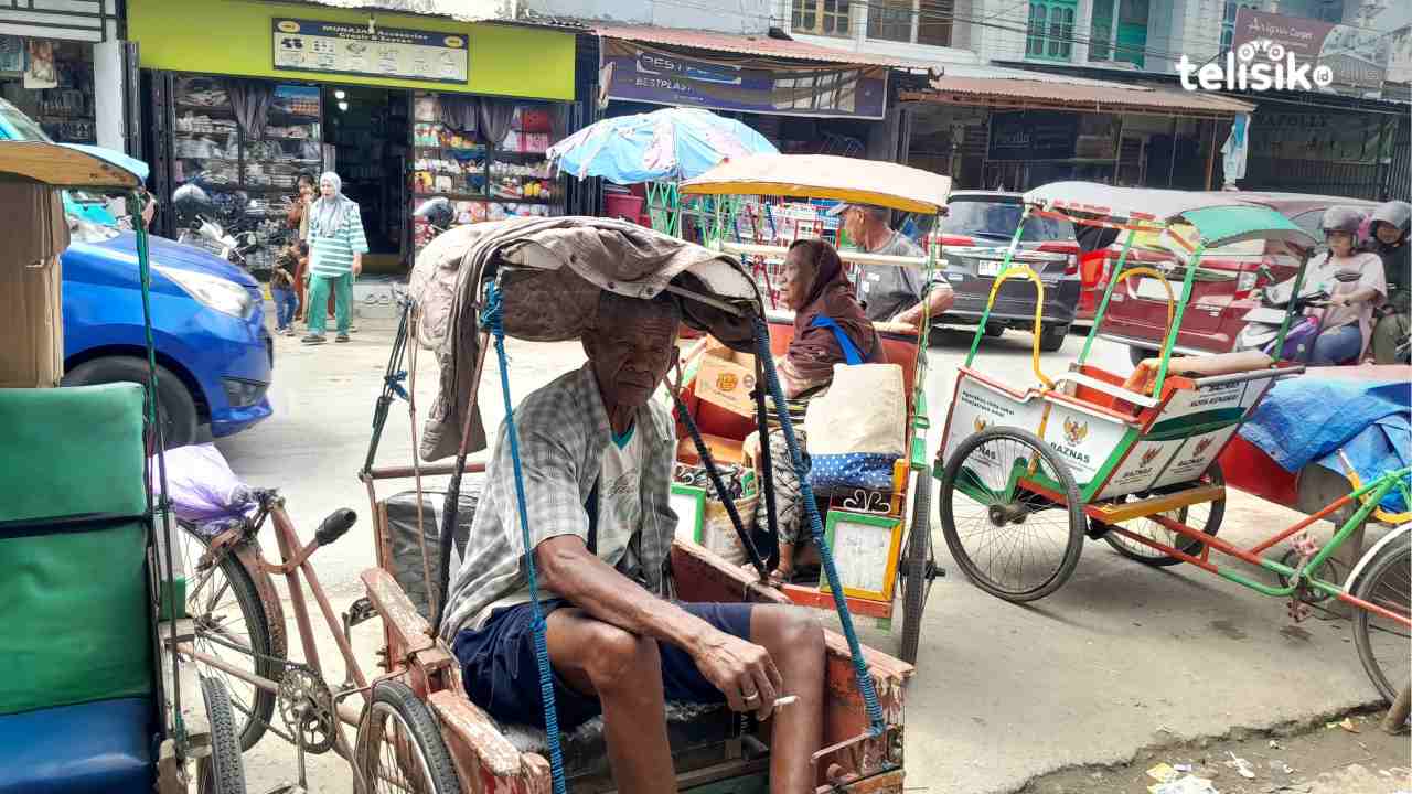 Berprofesi Tukang Becak Sejak 1971, Lanidu Tetap Bertahan di Tengah Gempuran Transportasi Online