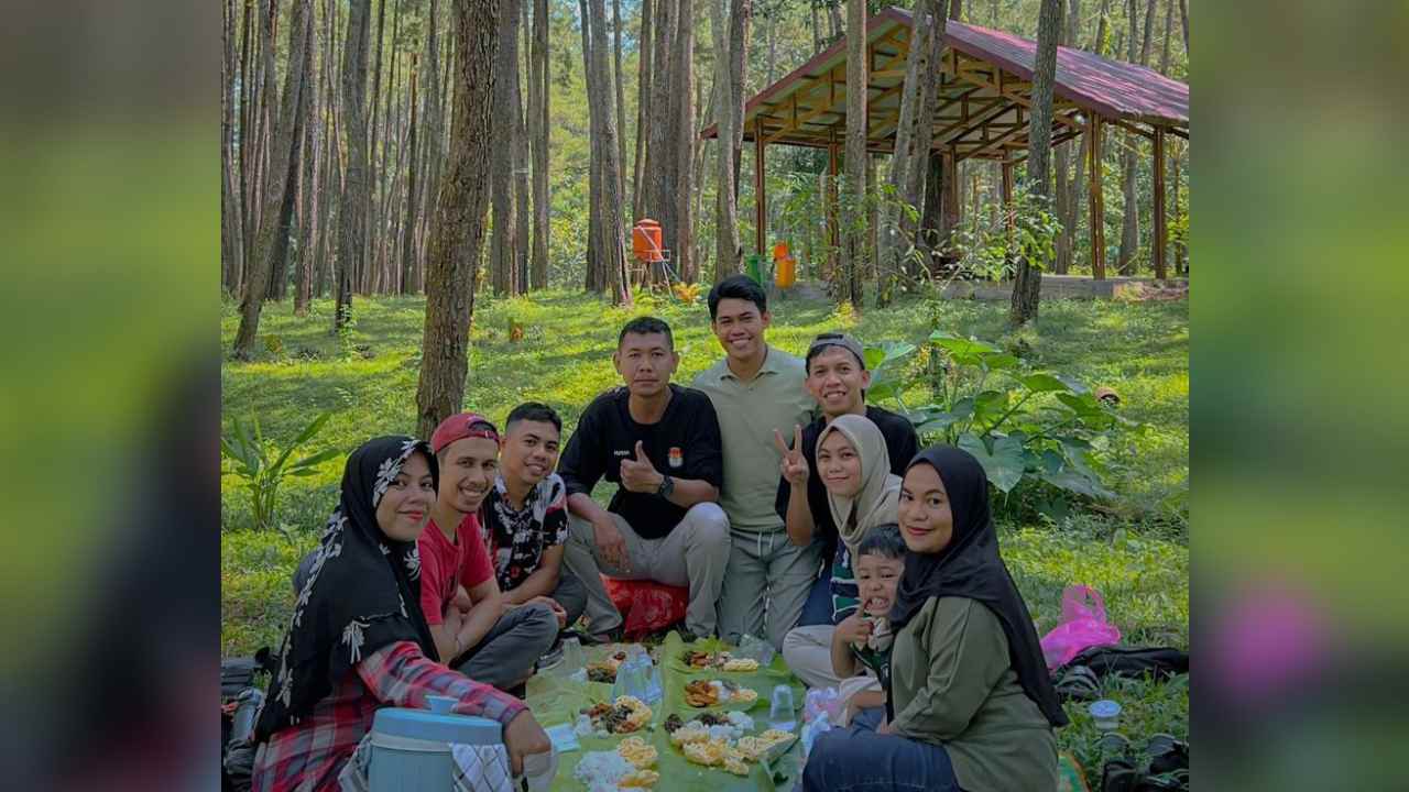 Hutan Pinus Samparona, Primadona Wisata Alam di Baubau