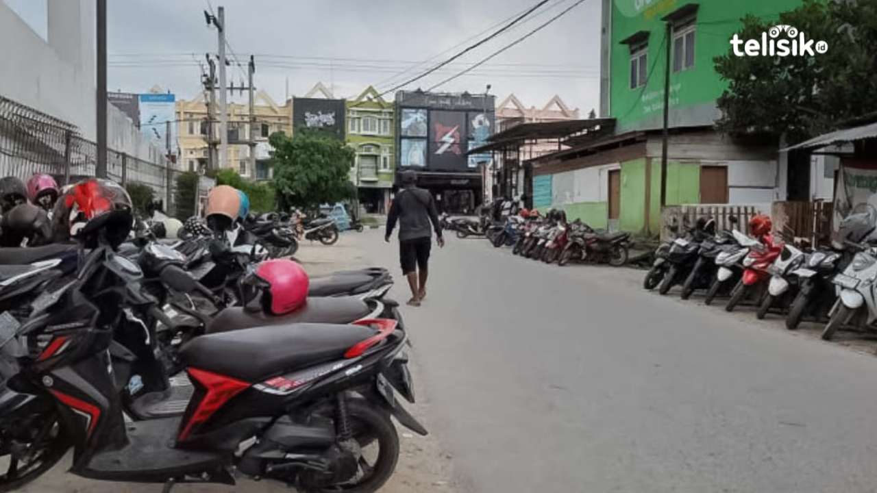 Mukmin, Jukir di Kendari Patok Tarif Seikhlasnya: Yang Penting Bisa Bantu Anak dan Istri