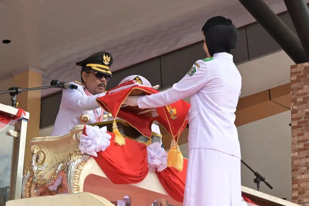 Paskibraka Kolaka Utara Perlihatkan Formasi Barisan 80 di HUT Kemerdekaan RI, Bupati Ingatkan Jiwa Patriotisme