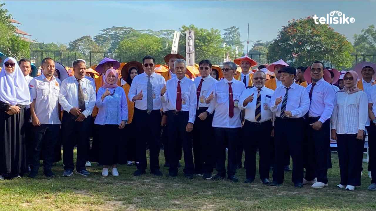 PKKMB UHO 2025 jadi Momen Haru, Ribuan Mahasiswa Baru Diberi Pesan Doakan Prof Armid