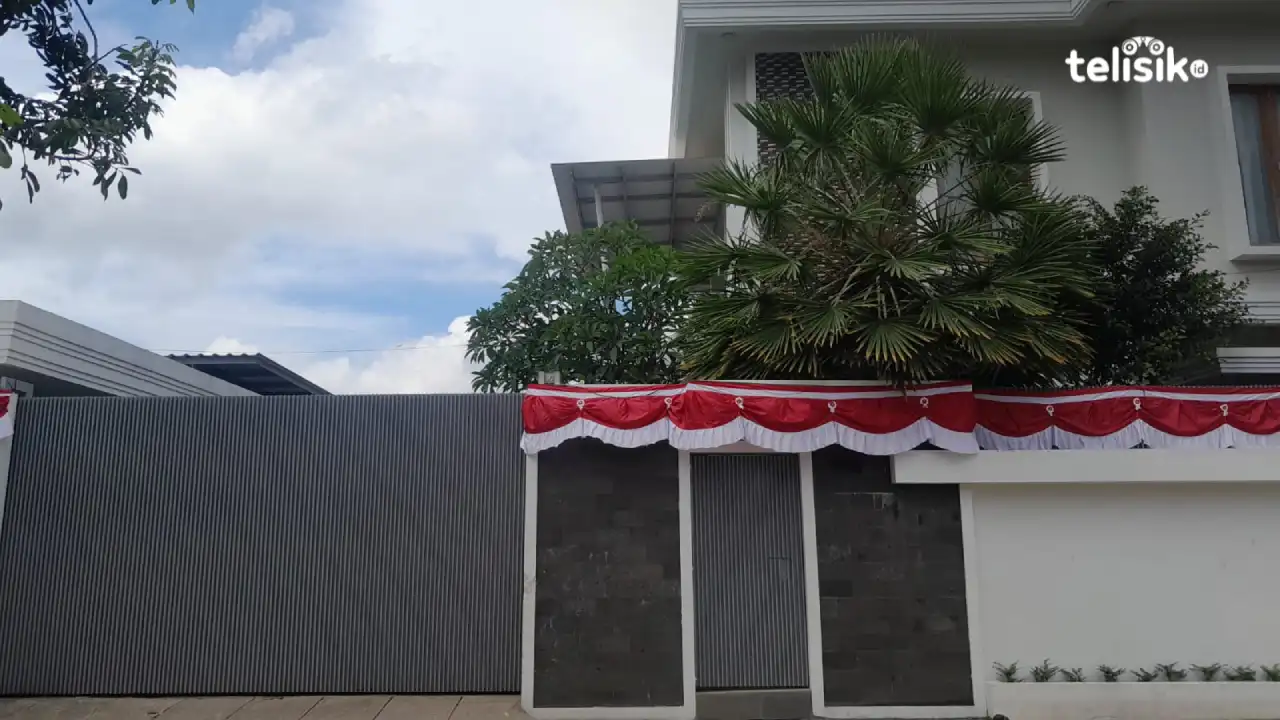 Situasi Terkini Rumah Bupati Kolaka Timur di Kota Kendari, Pagar Tertutup Rapat