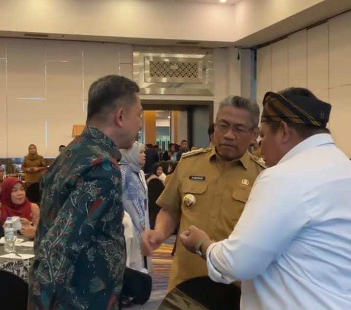 Tahun Ini Tiga Desa di Muna Teraliri Listrik, Bupati Bachrun Apresiasi ARF
