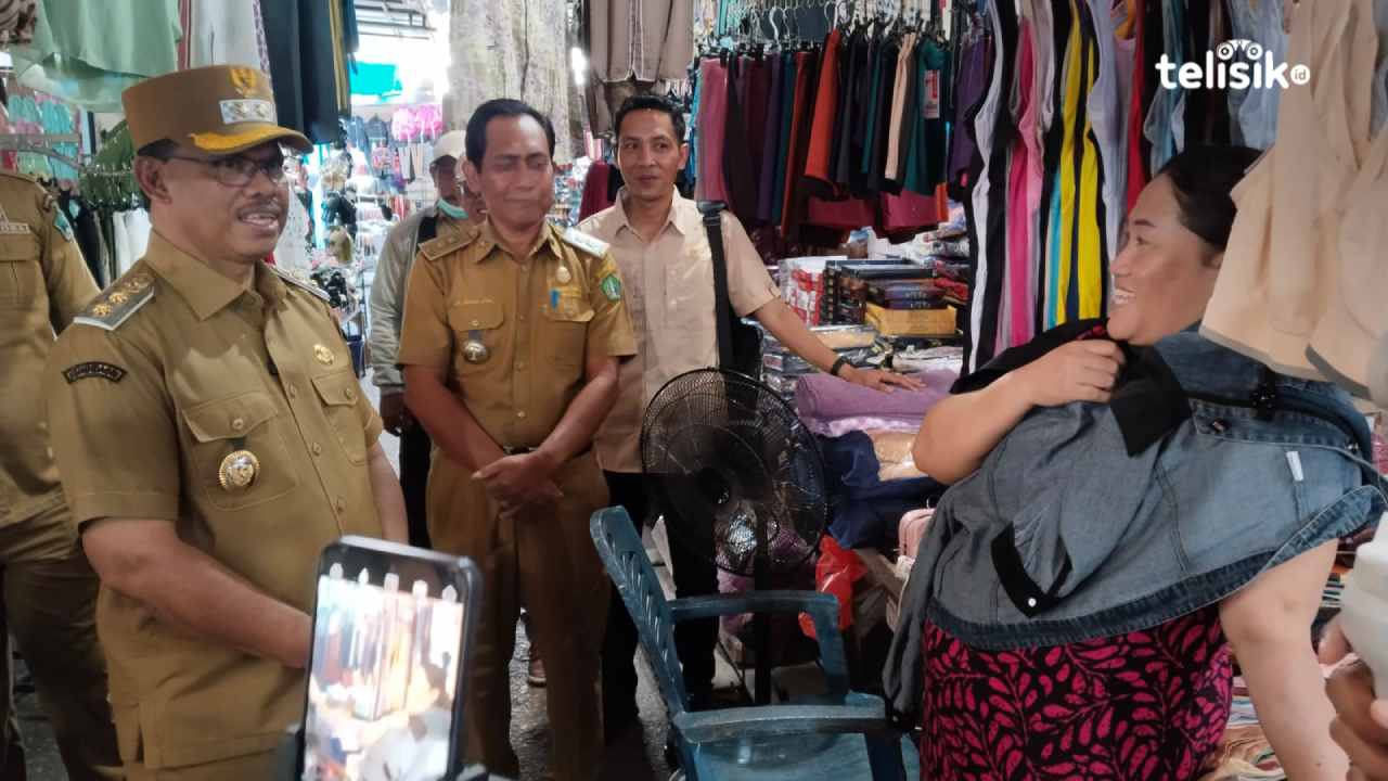 Wabup Kolaka Utara Perintahkan Disdag dan Bappeda Benahi Pasar Sentral Lacaria