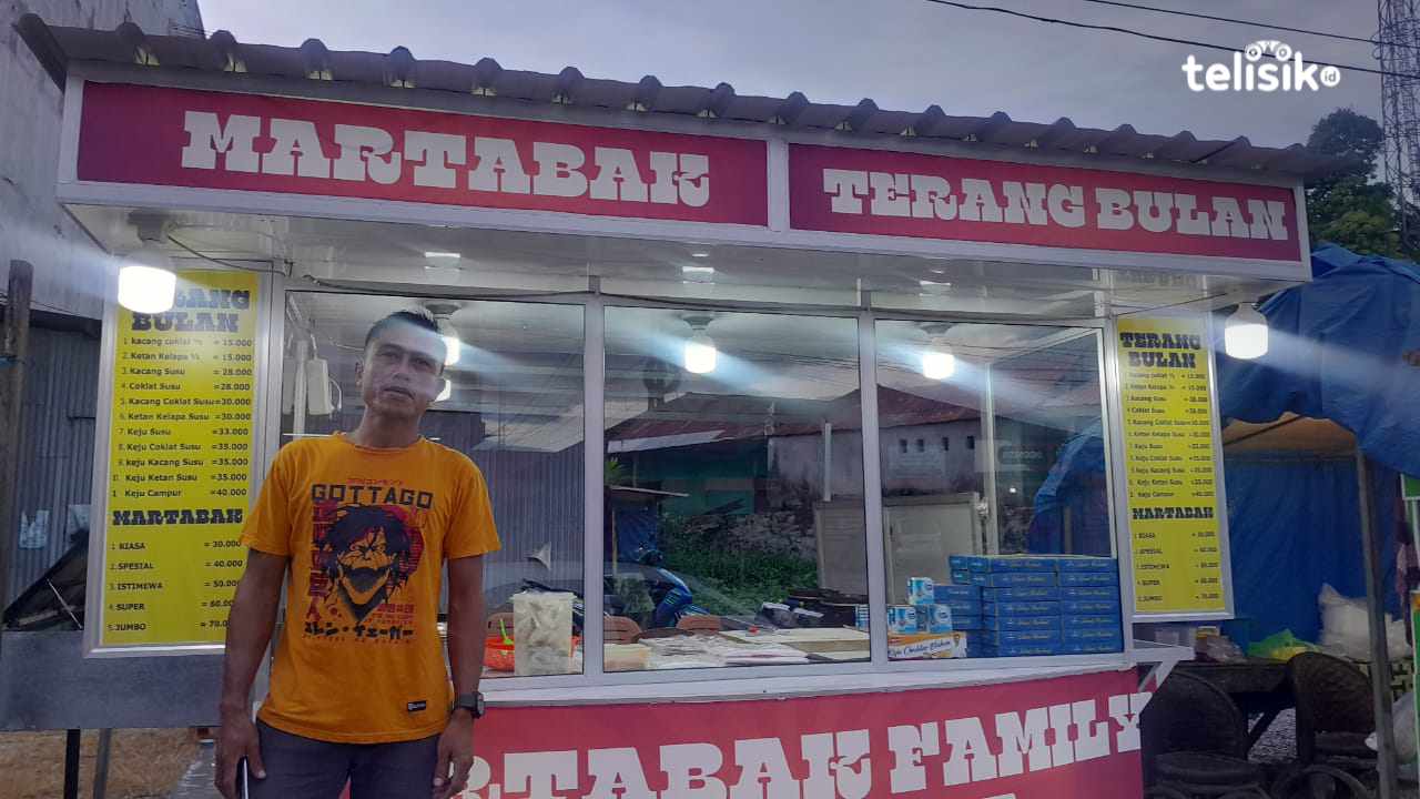 Wisnu, 16 Tahun Setia Berjualan Martabak di Tengah Kota Kendari