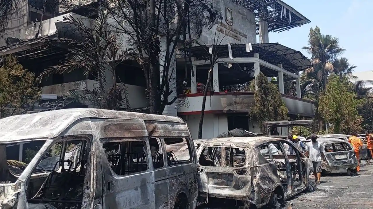 Dana Darurat Rp 900 Miliar Digelontorkan Pemerintah Pasca Kerusuhan untuk Gedung DPRD hingga Fasum Daerah