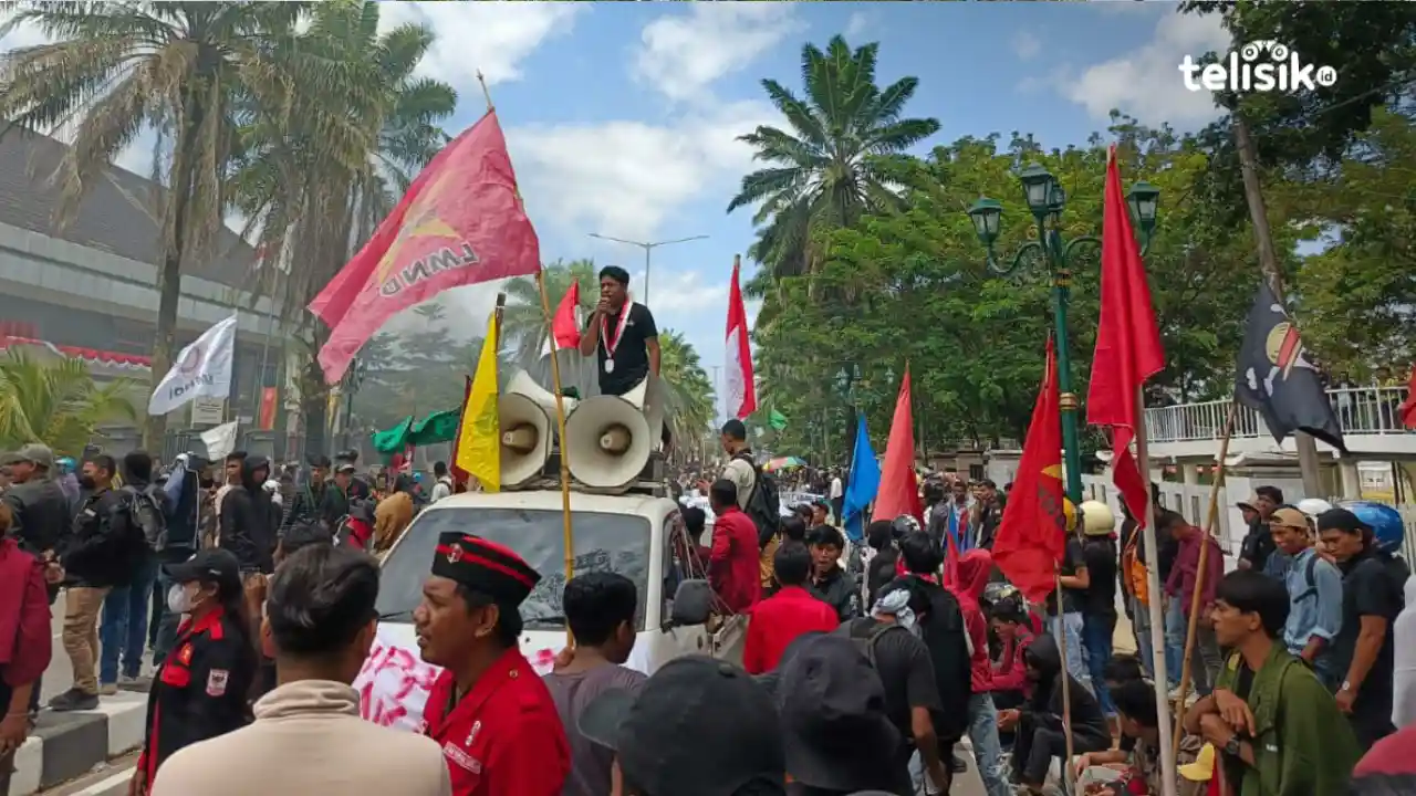 Gedung DPRD Sulawesi Tenggara Mulai Dikepung Massa, Situasi Terkendali