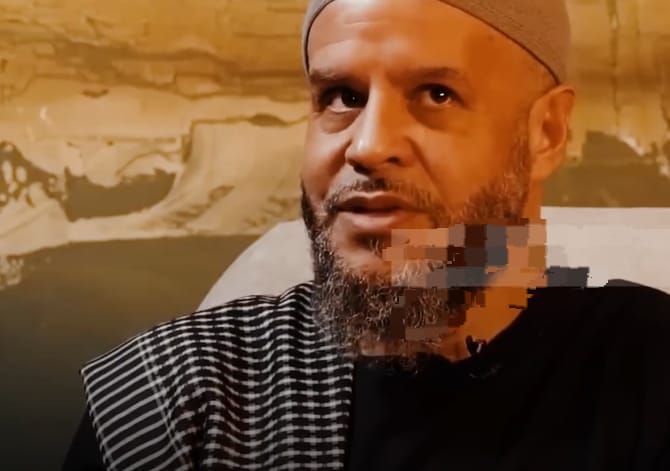 Ingin Beli Alkitab, Pria Ini Justru Mantap Ucap Syahadat dan Temukan Hidayah Islam Tiga Hari