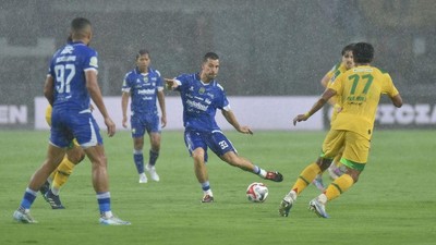 Kalahkan Persebaya Surabaya, Persib Bandung Ancam Papan Atas Super League