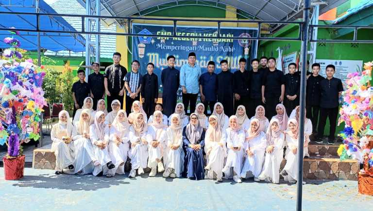 Peringatan Maulid Nabi di SMPN 1 Kendari, Siswa Diajak Meneladani Rasulullah Sejak Dini