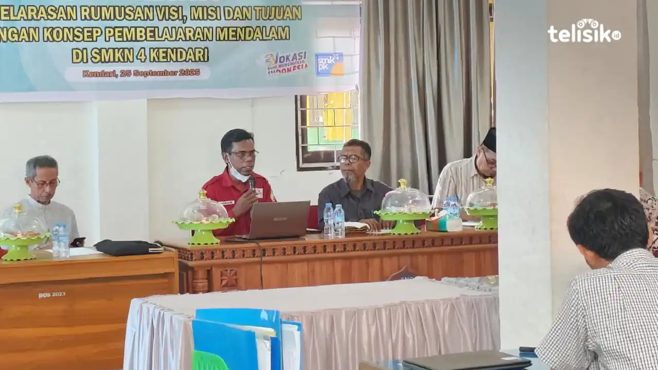 SMKN 4 Kendari Siap Hadapi Era Digital: Sosialisasi Deep Learning, Koding dan AI untuk Pembelajaran Abad 21
