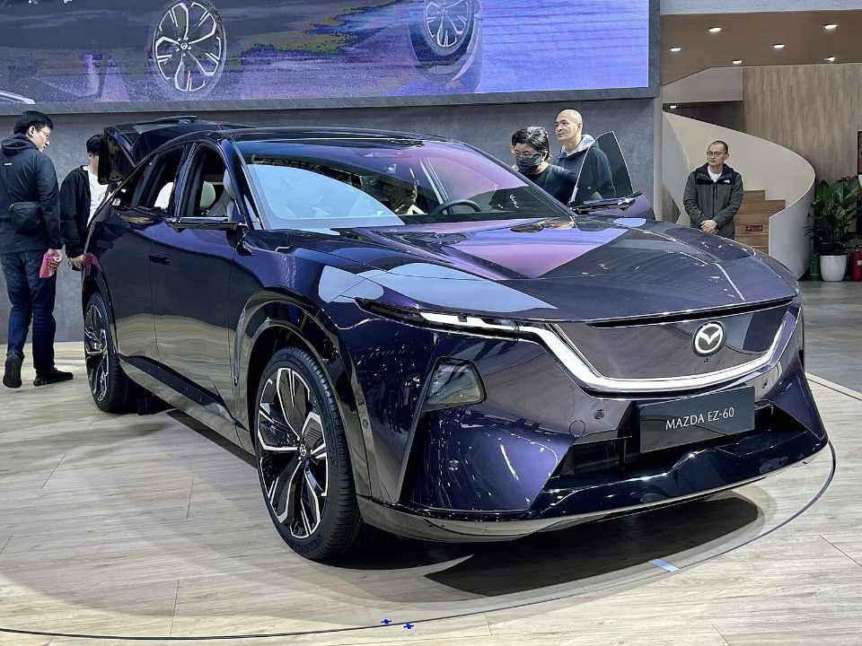 Spesifikasi Mazda EZ-60 Diklaim Mobil Terkuat, Terguling 35 Meter Masih Utuh