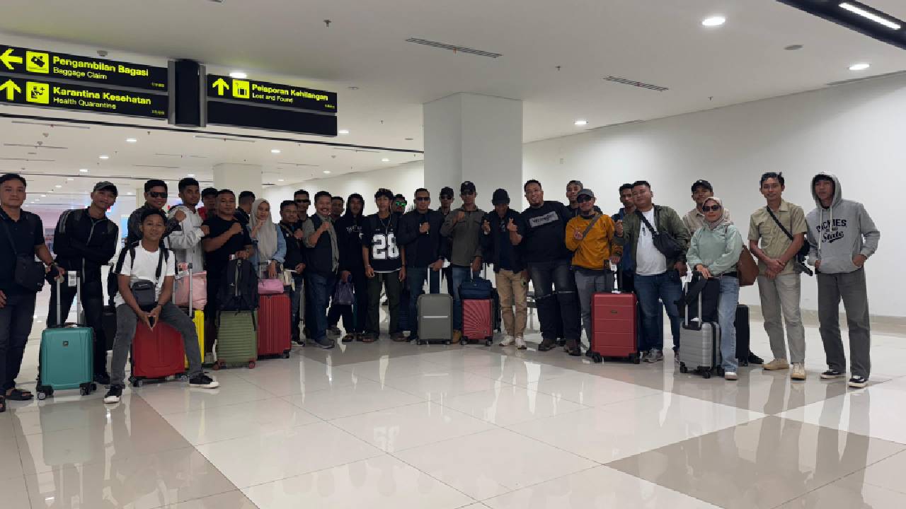 Tak Hanya Pria, ANTAM Konawe Utara Latih Wanita Jago Operasikan Alat Berat