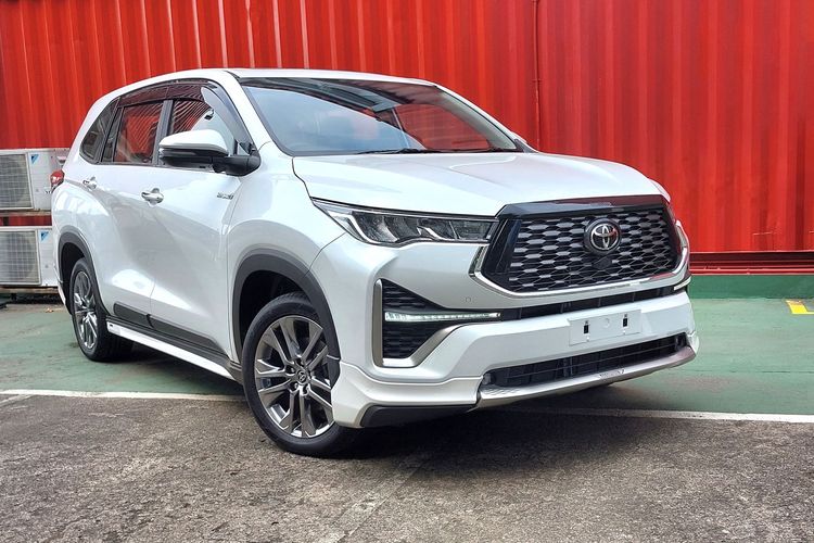 Tampang Innova Zenix Hybrid 2025, Intip Fitur Terbaru dan Harga Resminya