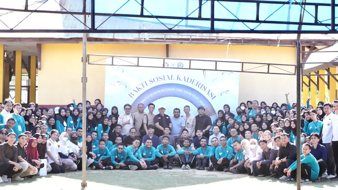 Warga Rela Antre Panjang Demi Layanan Gratis Bakti Sosial FK UHO 2024 di Konawe Selatan