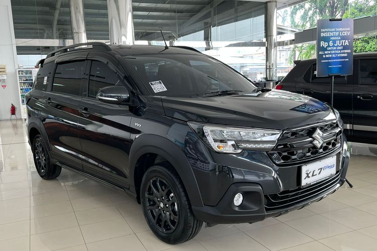 Detail Spesifikasi Suzuki XL7 Hybrid Alpha Kuro, SUV Keluarga dengan Teknologi SHVS dan Interior Gelap