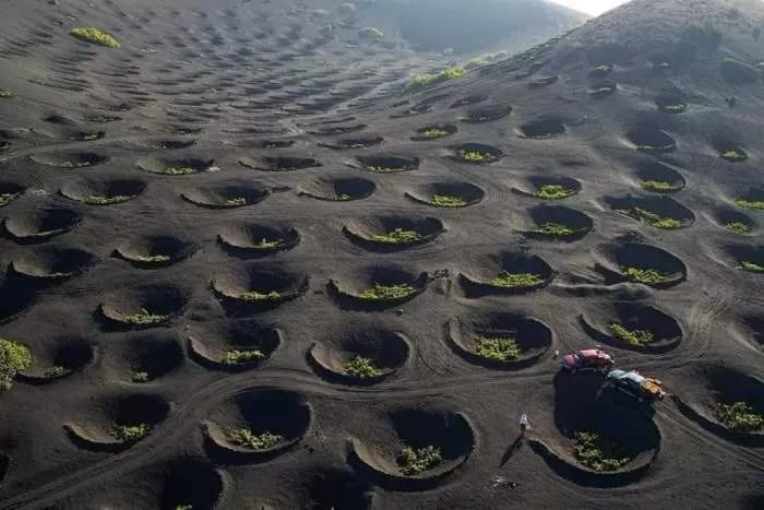 Lanzarote: Pulau Vulkanik dengan Keunikan Alam dan Seni yang Tak Tertandingi