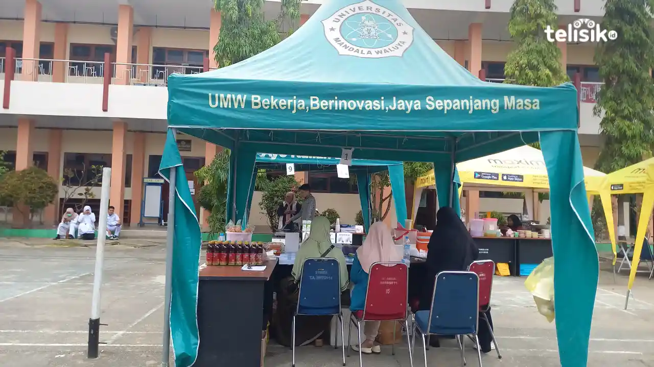 Mahasiswa Mandala Waluya Sulap Kampus jadi Pasar UMKM, Lapak Kuliner Diserbu Pengunjung