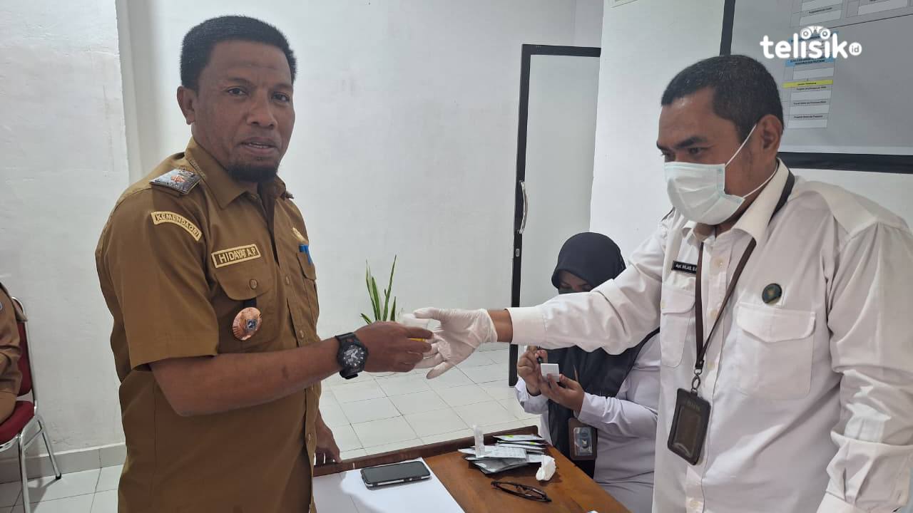 Pejabat dan Staf BKPSDM Muna Jalani Tes Urine Bebas Narkoba