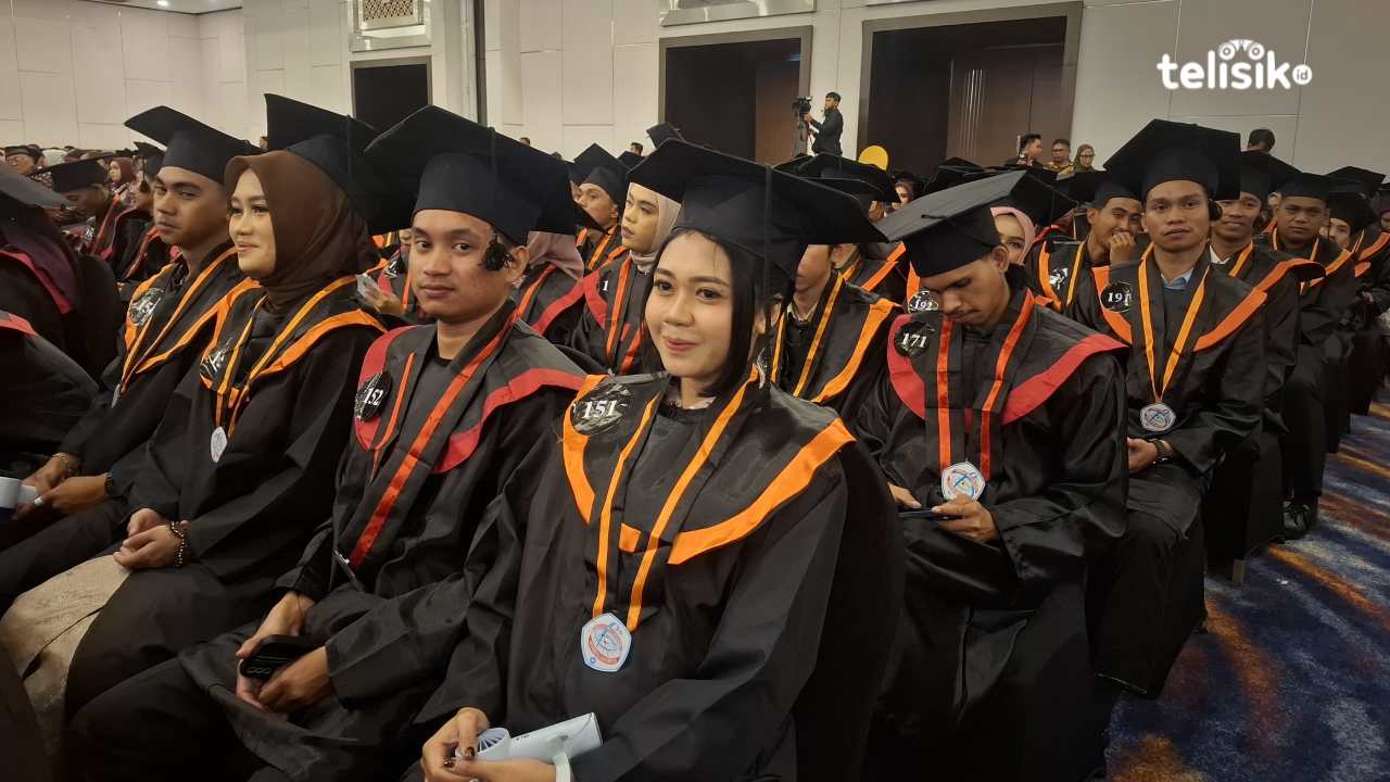 STMIK Bina Bangsa Kendari Wisuda 275 Mahasiswa, Siap Bertransformasi Jadi Universitas