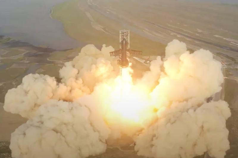Uji Terbang Starship ke-11 Berhasil, SpaceX Selangkah Lebih Dekat ke Misi Bulan
