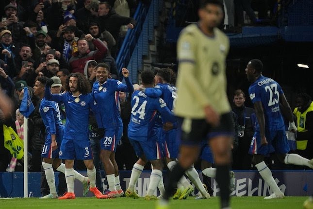 Araujo Kartu Merah, Chelsea Bantai Barcelona