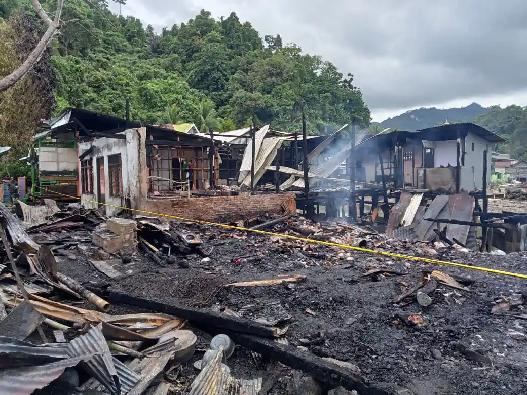 Empat Rumah Hangus Dilalap Api di Desa Lelewawo Kolaka Utara