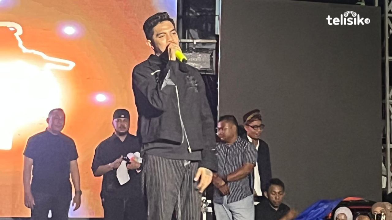 Fresly Nikijuluw dan Faris Adam Hipnotis Ratusan Orang di Kampus Unsultra Kendari