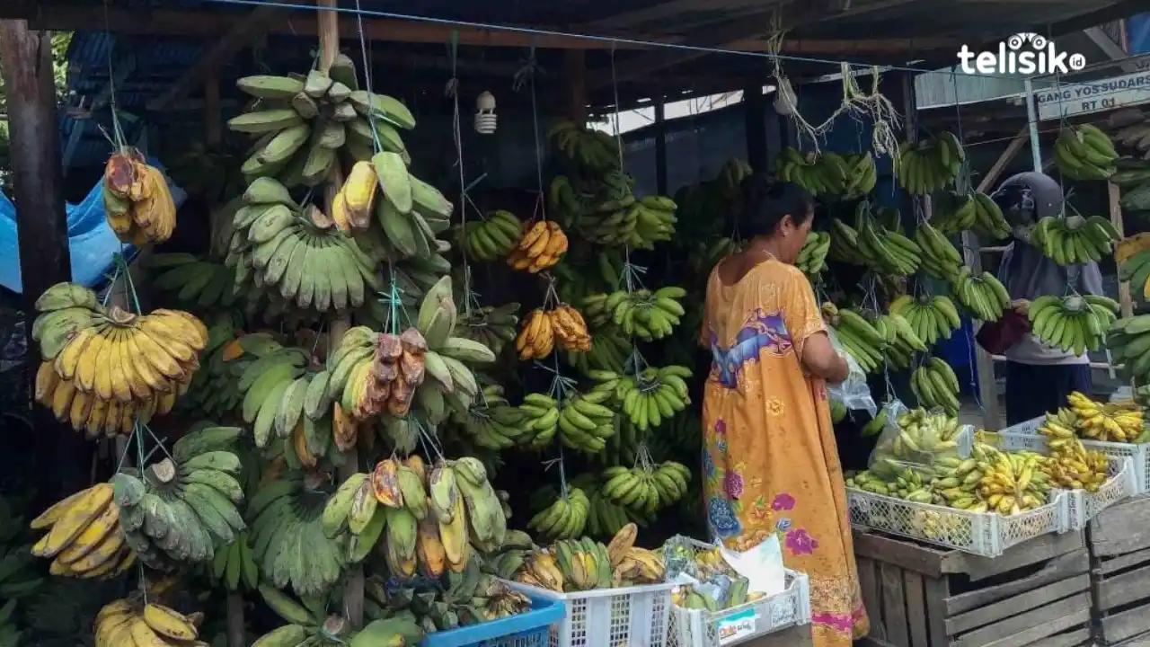 Kisah Pasutri Mencari Nafkah Lewat Jualan Pisang Setiap Hari