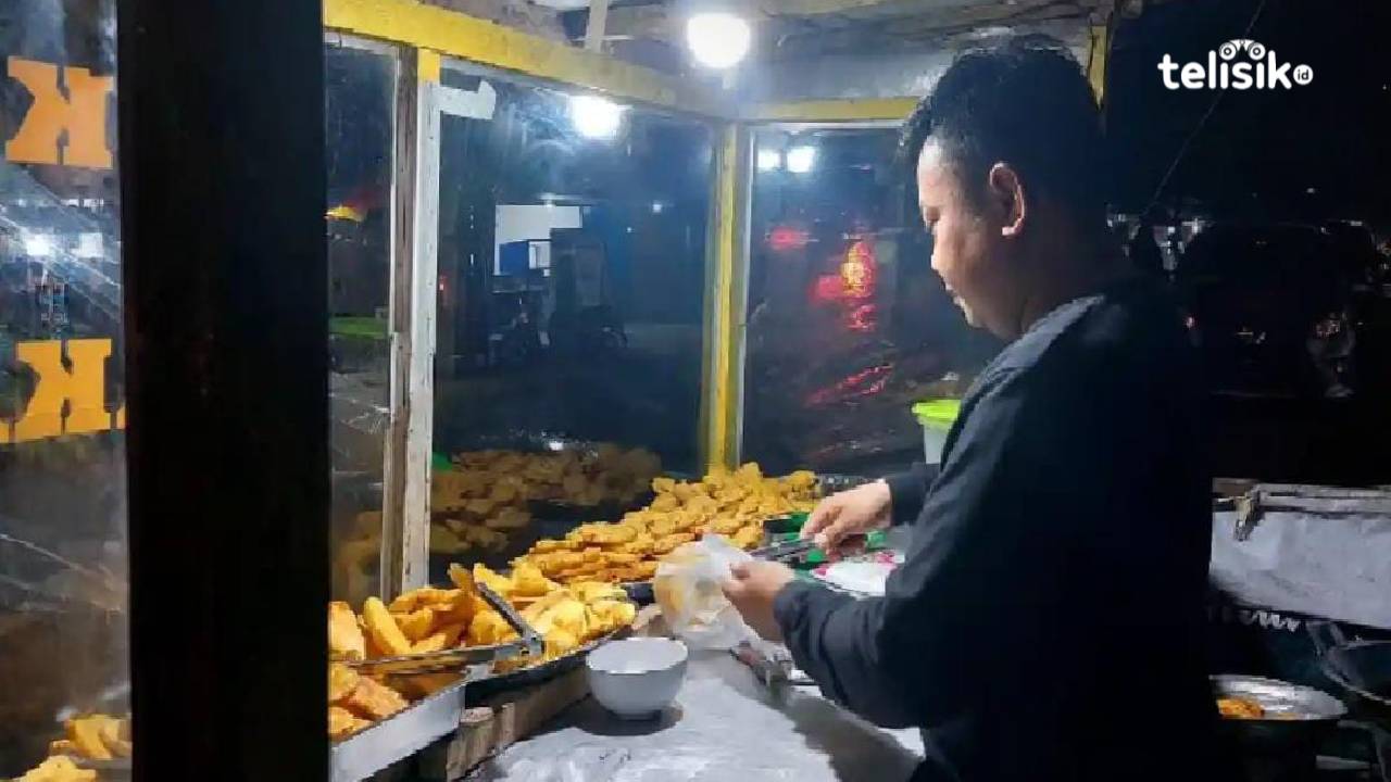 Kisah Penjual Gorengan, Jajanan Favorit Warga Kota Kendari