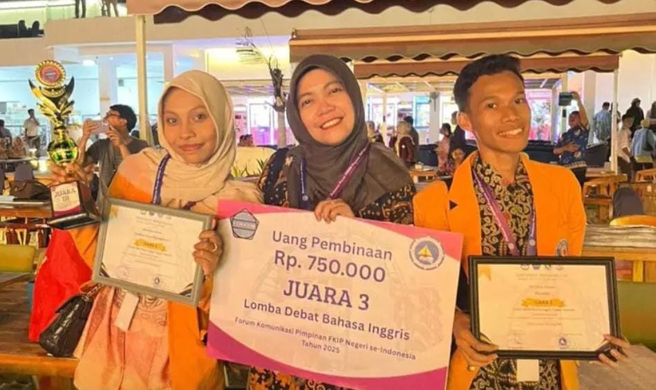 Mahasiswa UHO Kendari Juara 3 Debat Bahasa Inggris Se-Indonesia