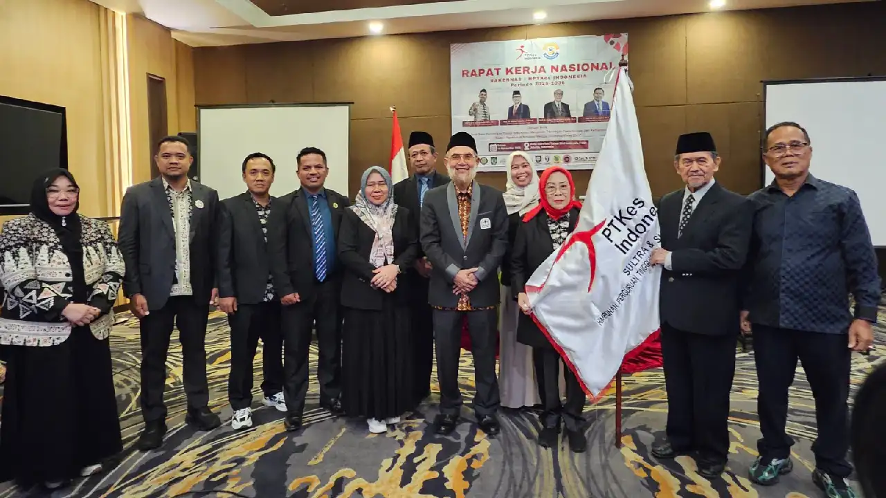 Rosmawati Rektor Pelita Ibu Kendari Dilantik Pimpin HPTKes, Siap Perkuat SDM Kesehatan di Timur Indonesia