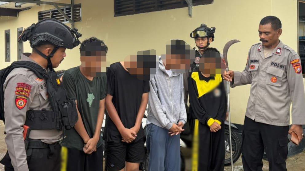 4 Pelajar Tertangkap Bawa Celurit Saat Hendak Serang Sekolah di Kendari
