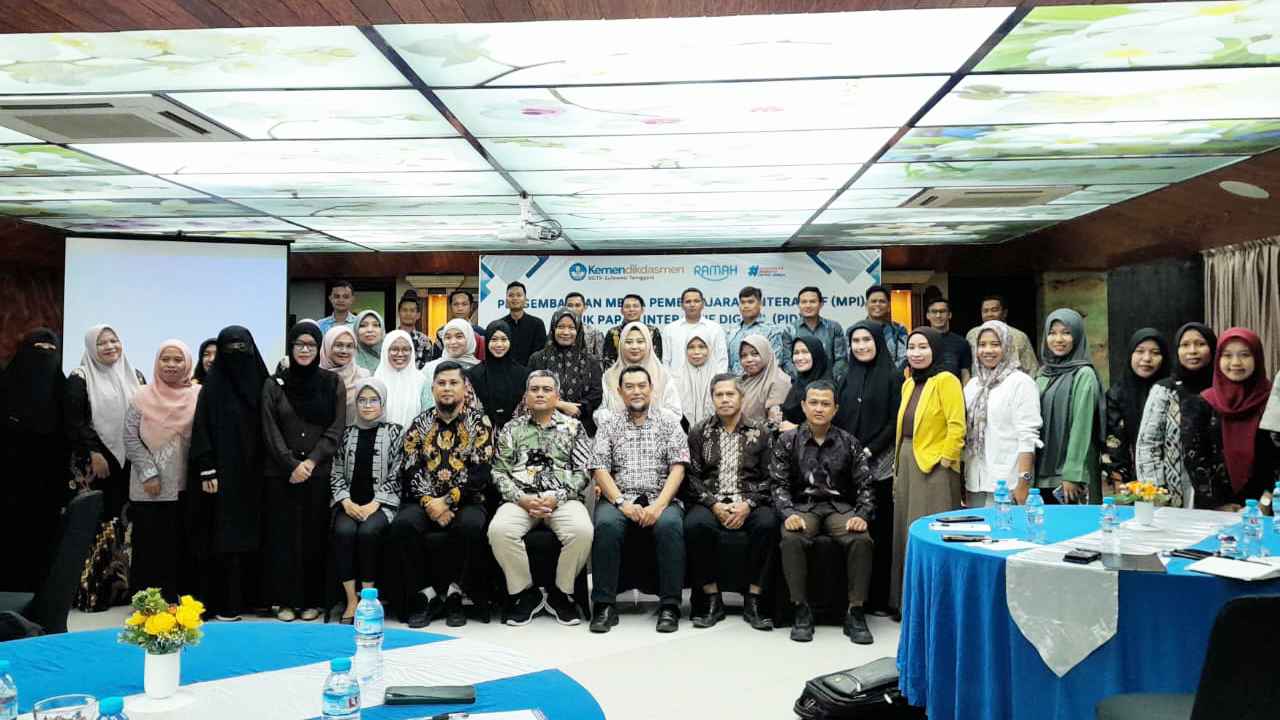 BGTK Sultra Latih 42 Guru Kembangkan Konten Smartboard dengan Manfaatkan MPI