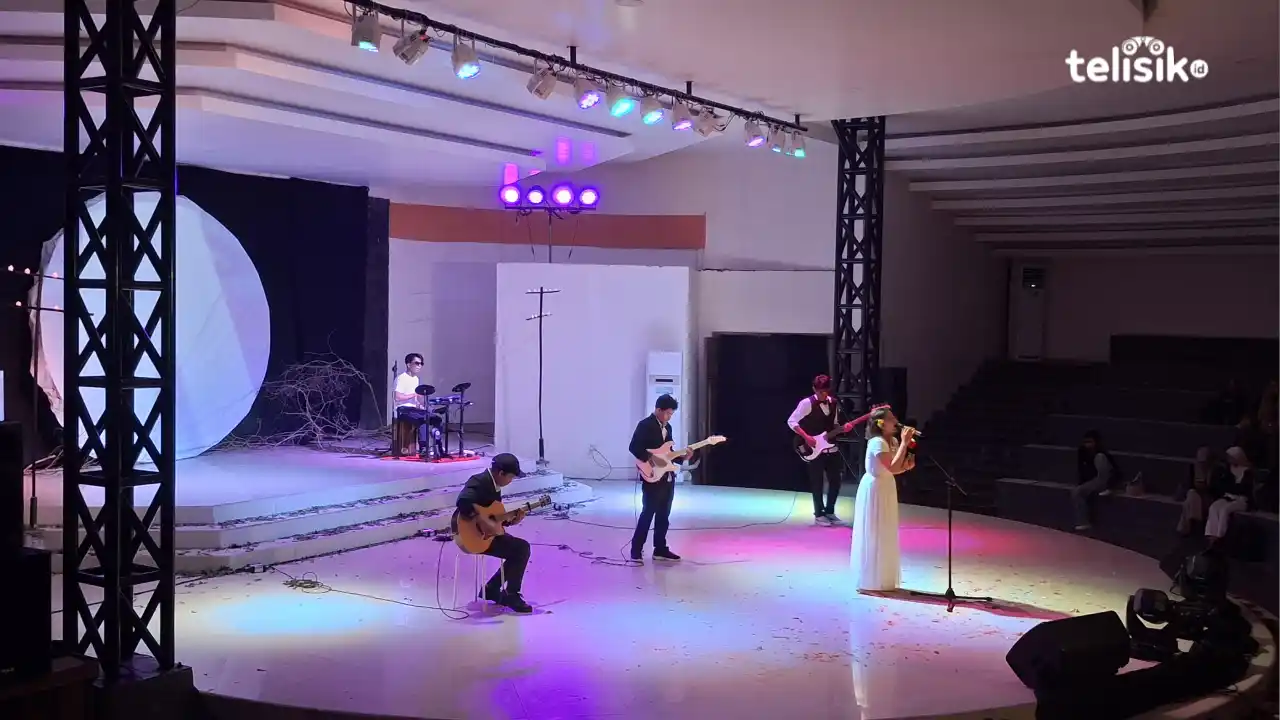 LASTRA FEST 2025: Satu Malam Seribu Cerita Mengguncang Gedung Teater FIB UHO