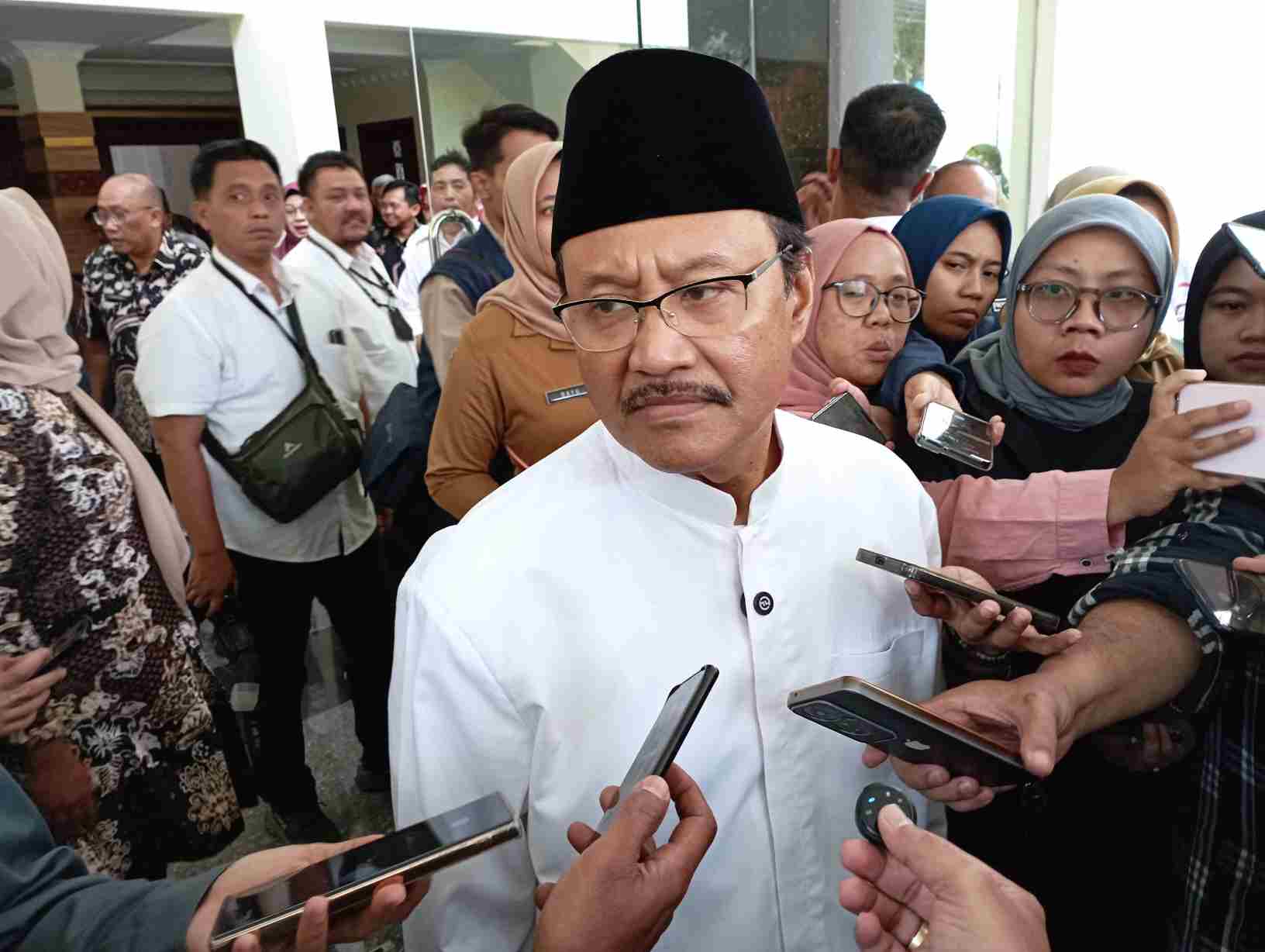 Sosok hingga Harta Kekayaan Gus Ipul, Mensos Viral Dirujak Netizen Gegara Influencer Open Donasi Wajib Izin