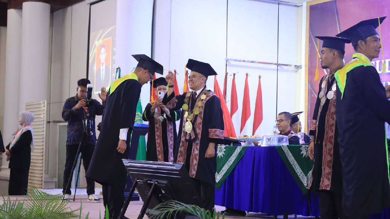 Universitas Muhammadiyah Kendari Wisuda 512 Lulusan, Terbaik Sultra Versi EduRank dan Webometrics