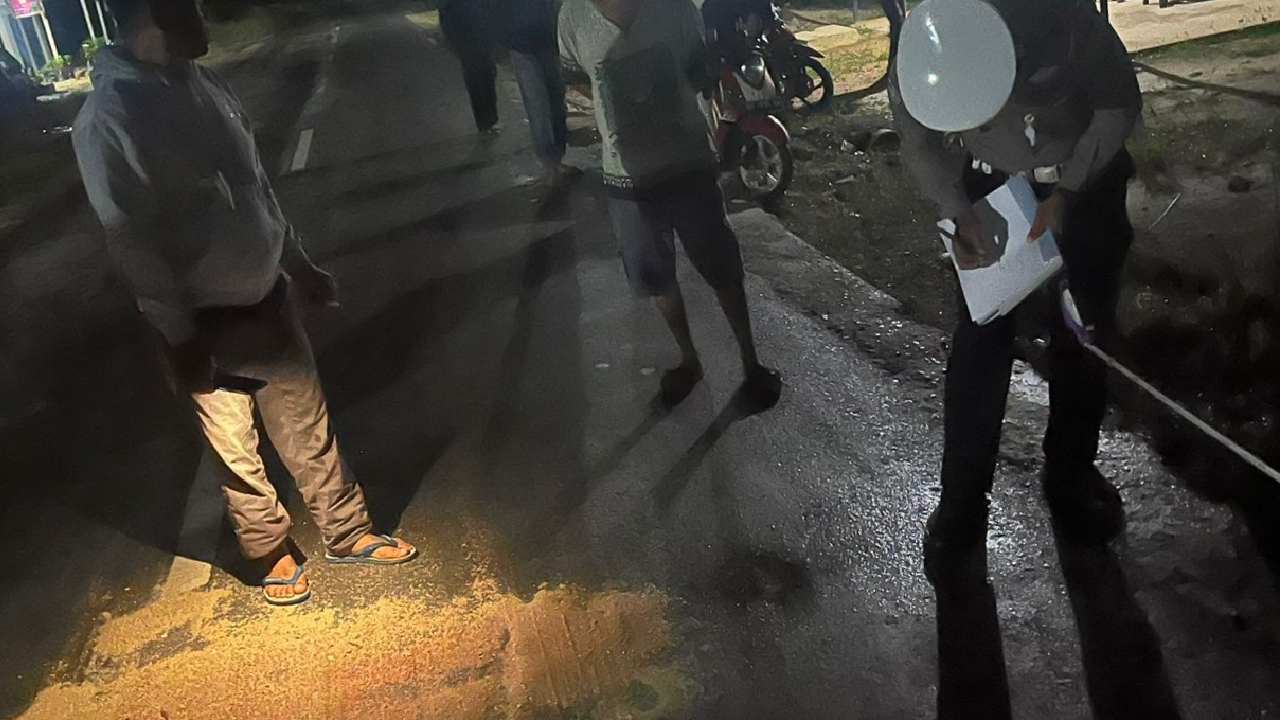 Wanita di Muna Barat Tewas Usai Tabrak Truk Parkir di Badan Jalan