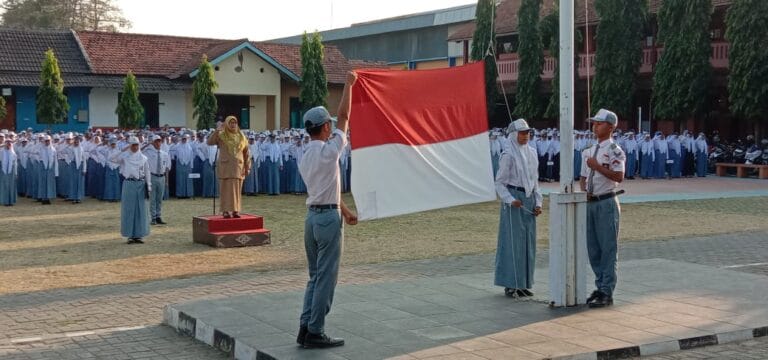 Daftar Lengkap Susunan Upacara Bendera Resmi Dirombak Kemendikdasmen 2026
