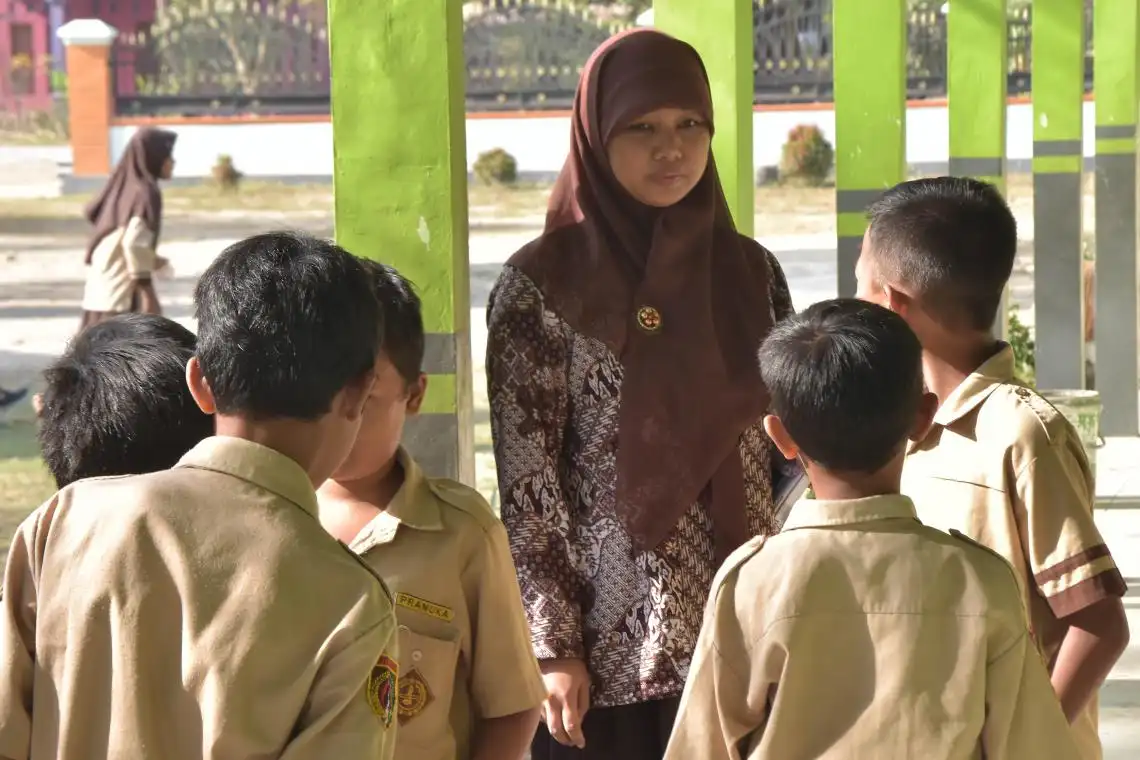 Guru Honorer Resmi Dapat Insentif Bulanan Rp 400 Ribu, Begini Mekanisme Transfer Langsung dari Mendikdasmen