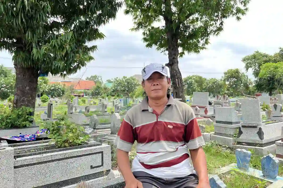 Mistik: Cerita Horor Penjaga Makam Tak Percaya Gaib, Justru Diteror Sosok Perempuan Berkebaya saat Bermalam