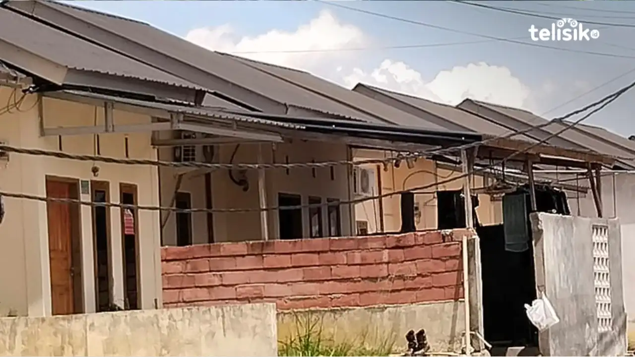 Sebulan Tak Diperbaiki, Warga Anawai Kendari Keluhkan Kabel PLN Terbentang Rendah di Atas Kepala