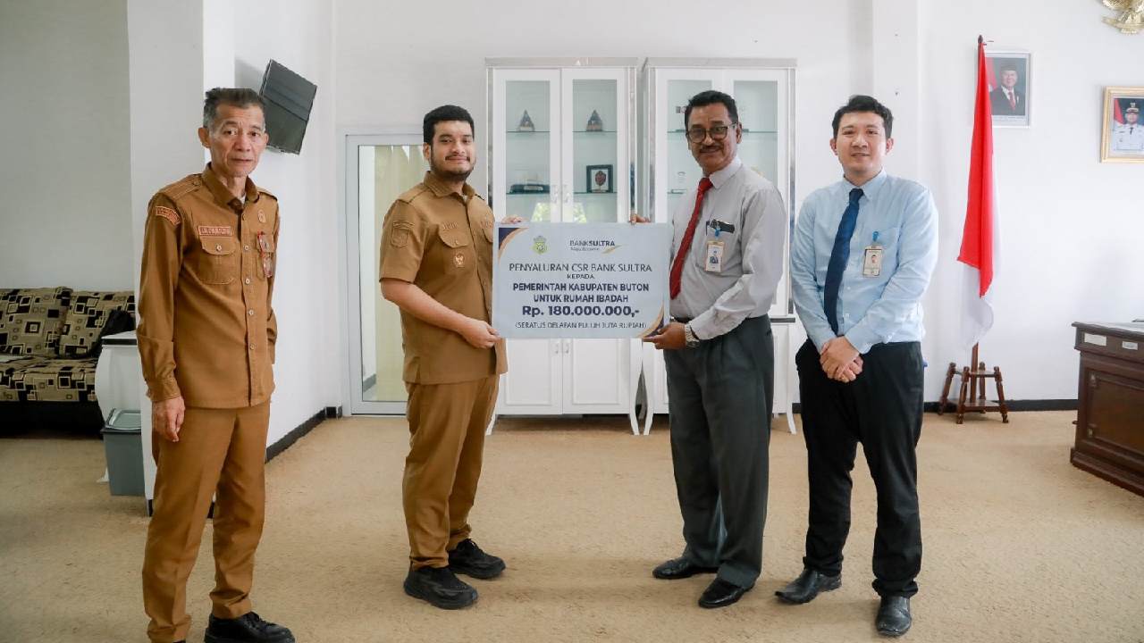 Bank Sultra Salurkan CSR Rp 193 Juta untuk Rumah Ibadah dan Sanitasi di Buton