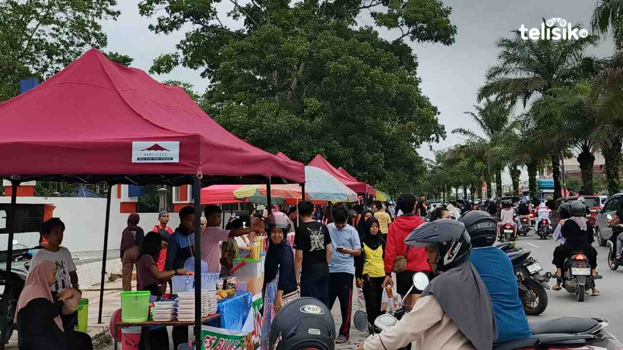 Bundaran Kantor Gubernur Sultra Masih Pilihan Favorit Ngabuburit Anak Muda Kota Kendari