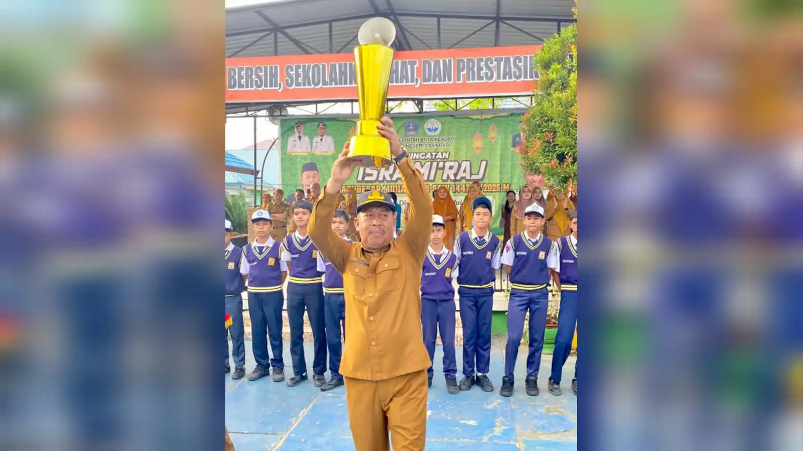 Dari Guru Honorer Bergaji Rp 5 Ribu hingga Pimpin SMPN 2 Kendari, M Jumrin Prioritas Pendidikan Karakter