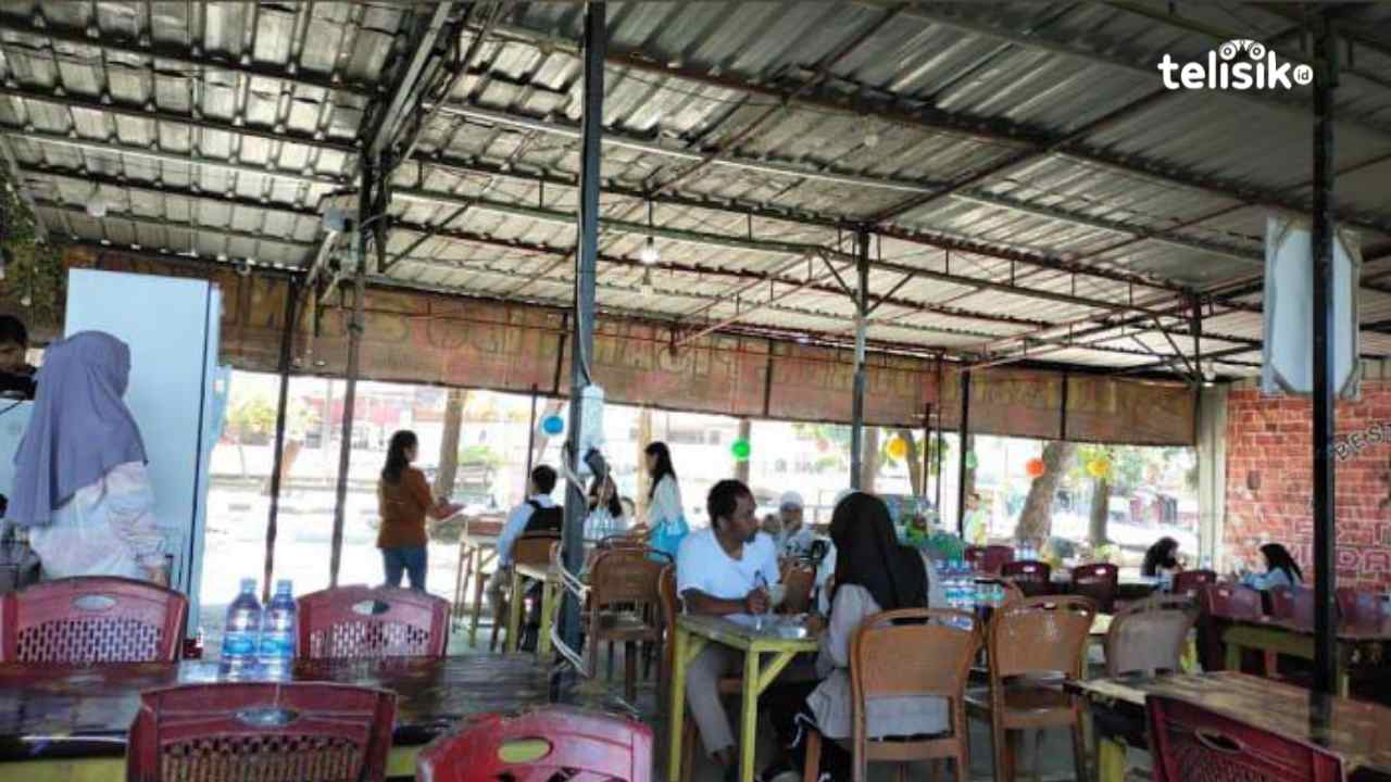 Es Teler KONI, Tetap Jadi Idola Warga Kota Kendari untuk Melepas Dahaga