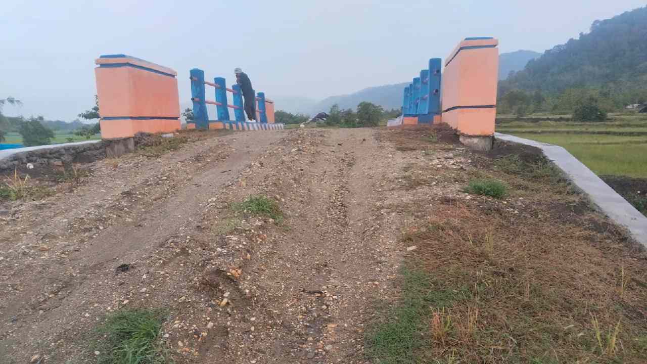 Jembatan APBN 2025 di Konawe Disebut Fiktif, Titik Proyek Berubah dan Konstruksi Retak