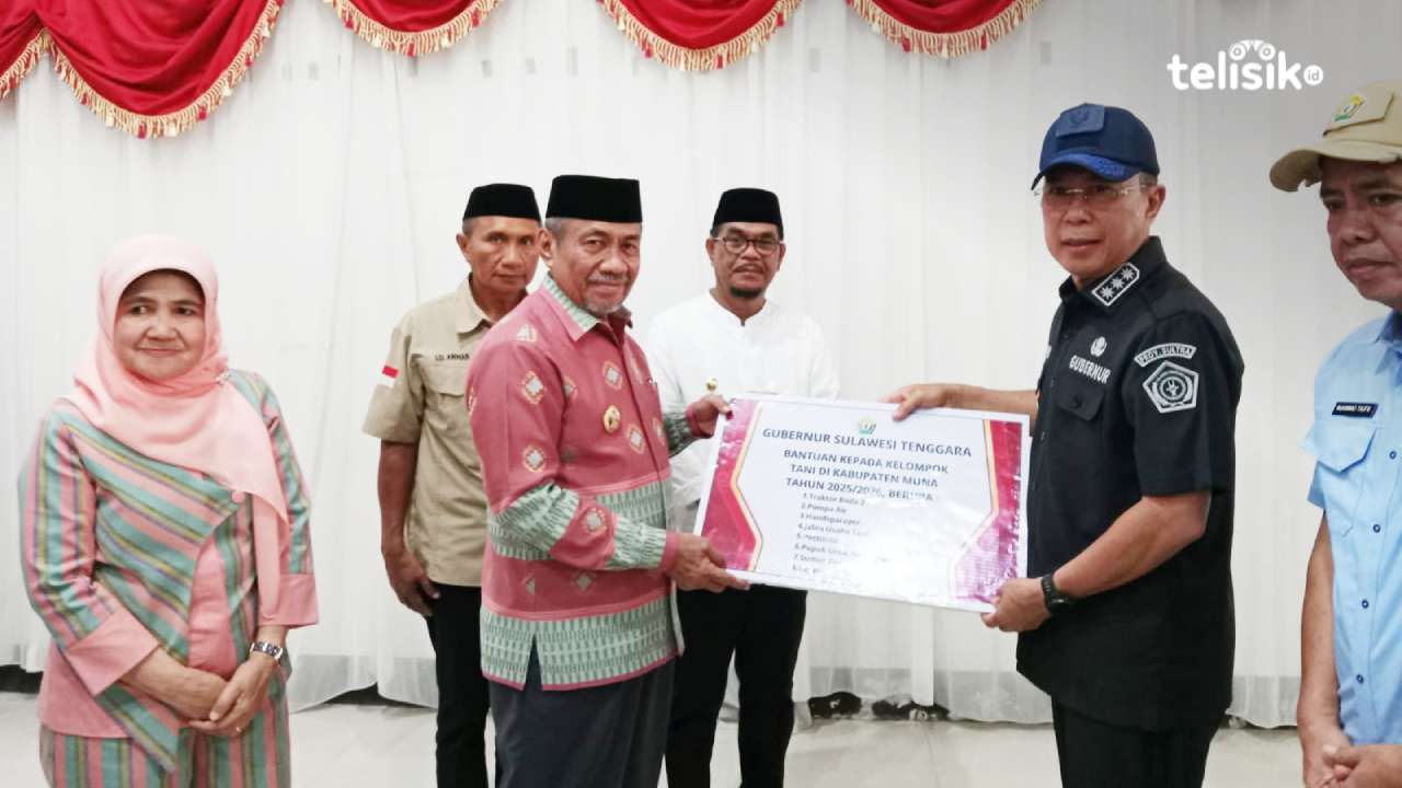Gubernur Sultra Andi Sumangerukka Hambur Bantuan di Muna