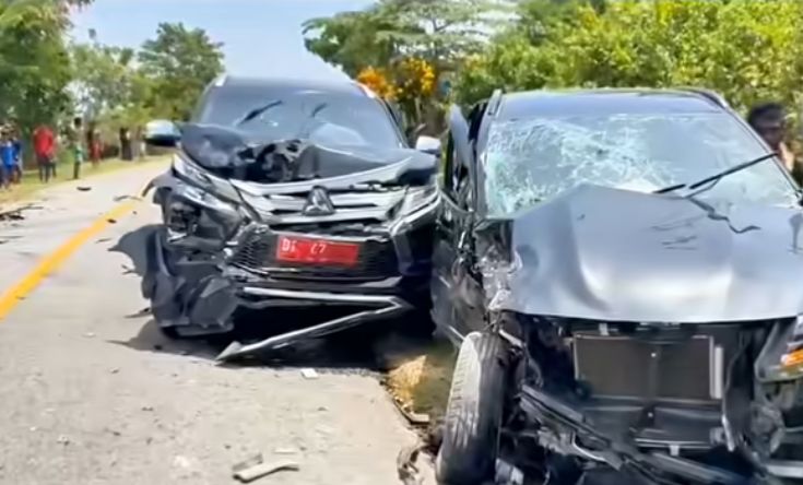 Rombongan Kadis Perpustakaan dan Kearsipan Sultra Kecelakaan Beruntun di Kapuntori Buton